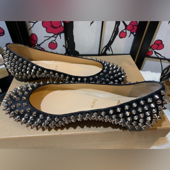Just WOW! Christian Louboutin EUC BaBa Spikes flat Napa. - Picture 7 of 8